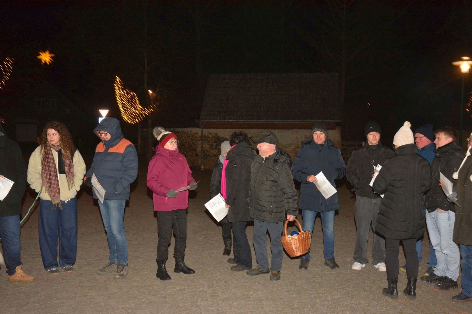 Singen unter dem Weihnachtsbaum 1