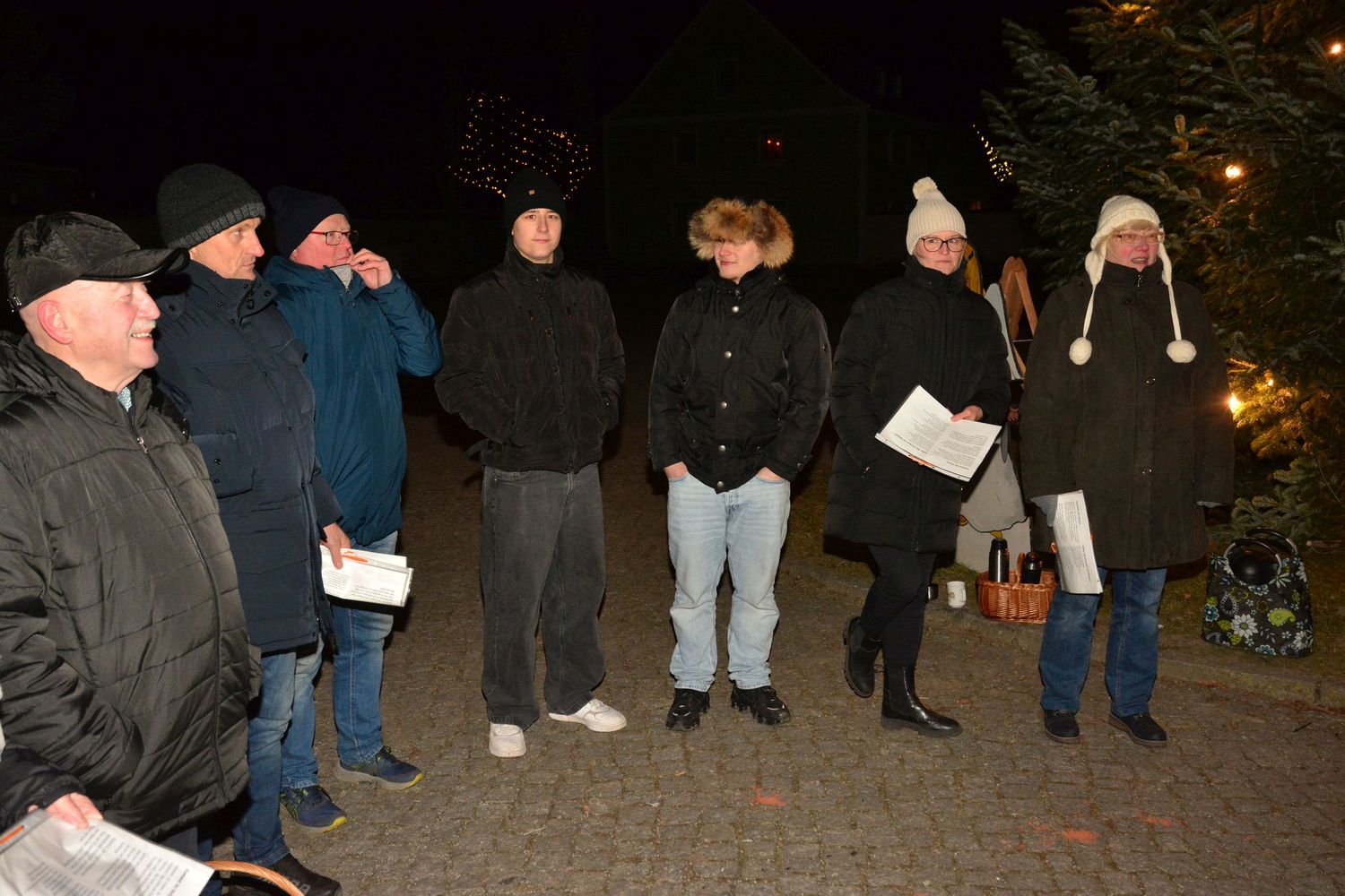 Singen unter dem Weihnachtsbaum 7